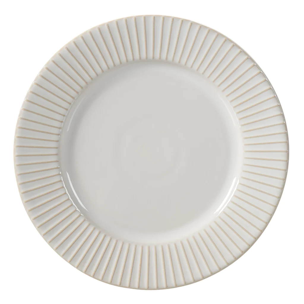 BHG Tomato Harvest Dinner Plate – Rustic Farmhouse Charm — close-up detail of design and finish