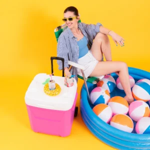 Igloo 60 QT Laguna Ice Chest Cooler with Wheels Pink