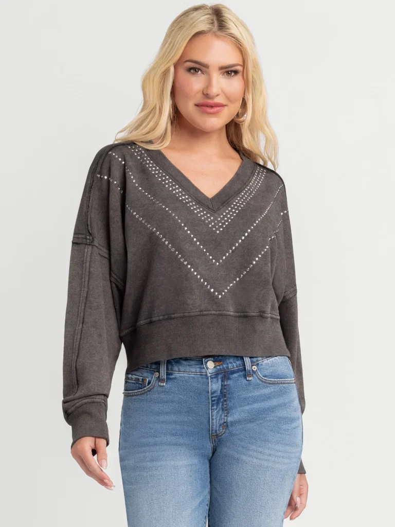 Jessica Simpson Waverly Smocked Top – Relaxed, Stylish Comfort β close-up detail of design and finish