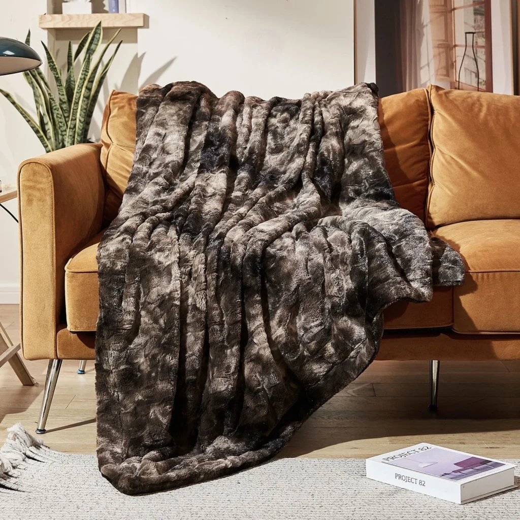MOOFUN Faux Rabbit Fur Throw Blanket 50×60 inches Soft Fluffy Cozy Warm Fuzzy Machine Washable Durable Blanket for Couch and Bed Black