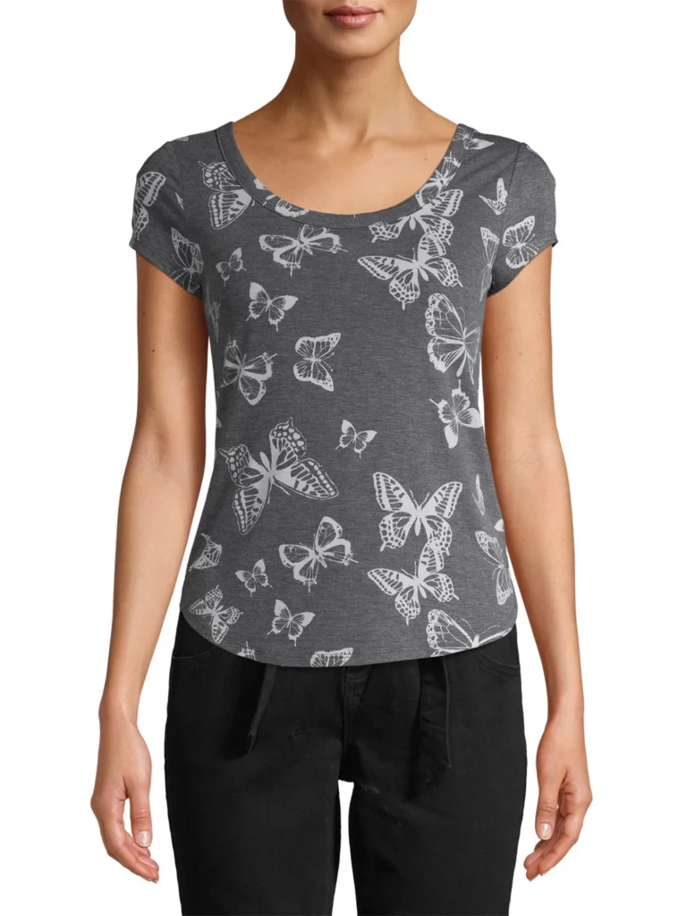 No Boundaries Juniors Scoop Neck T-Shirt – Everyday Comfort — alternate angle showing full product
