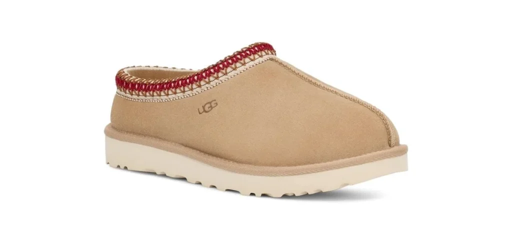 UGG Women’s Tasman Clog – Plush Chestnut Comfort & Style — close-up detail of design and finish